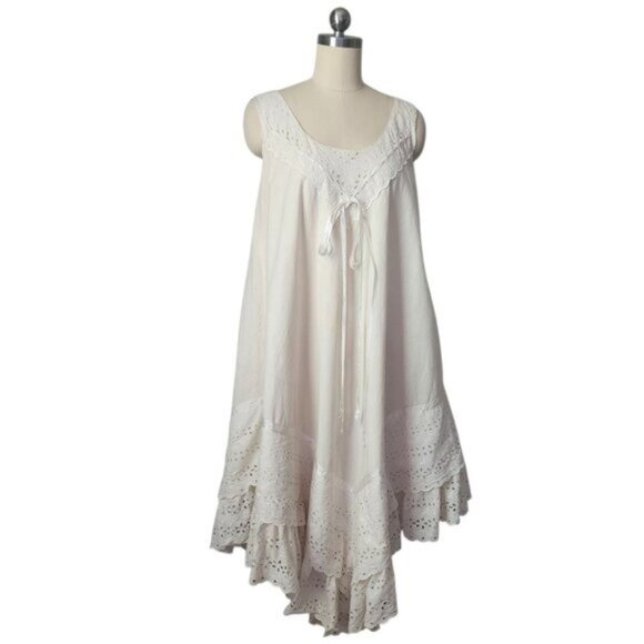JOSEFA 70's Boho Bridal Eyelet Ruffle Folk Style Prairie dress with shawl/cape - Picture 5 of 16